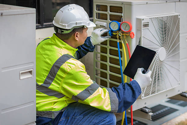 Professional Hvac technician working in Fenwick, MI